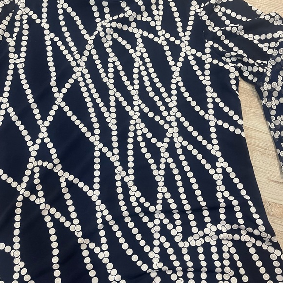 Sandra Darren NEW Navy Blue Textured Polka Dot  Sz6  Stretch fluttered sleeve - Picture 3 of 9